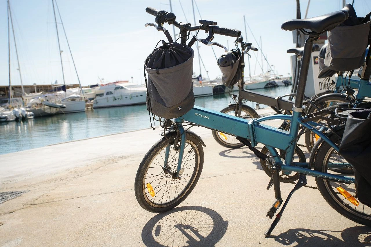 Close up of bike during wine tasting, e-bike and sailing experience in the Alella wine region
