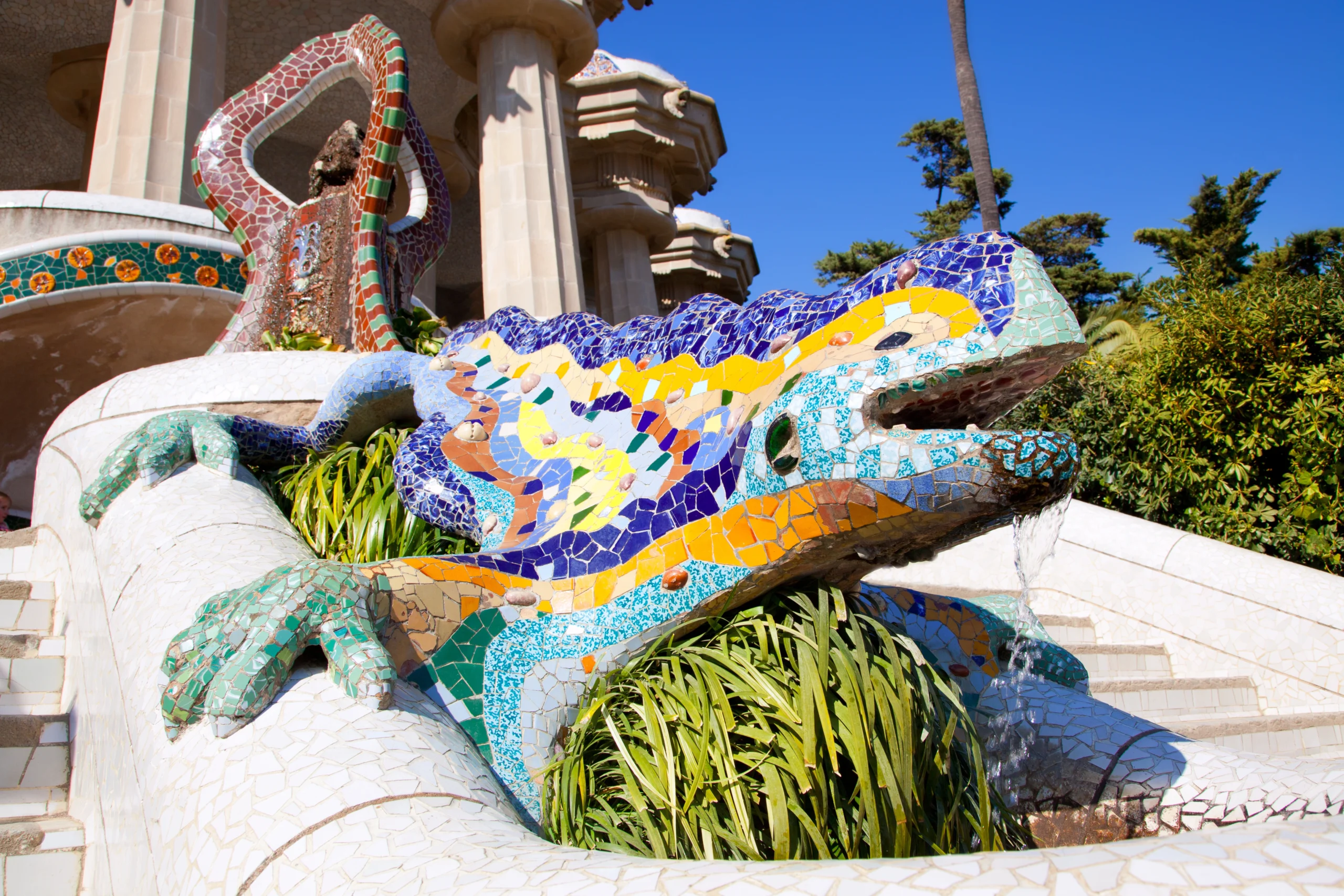 El Drac, the famous dragon of Park Guell during Park Guell guided experience