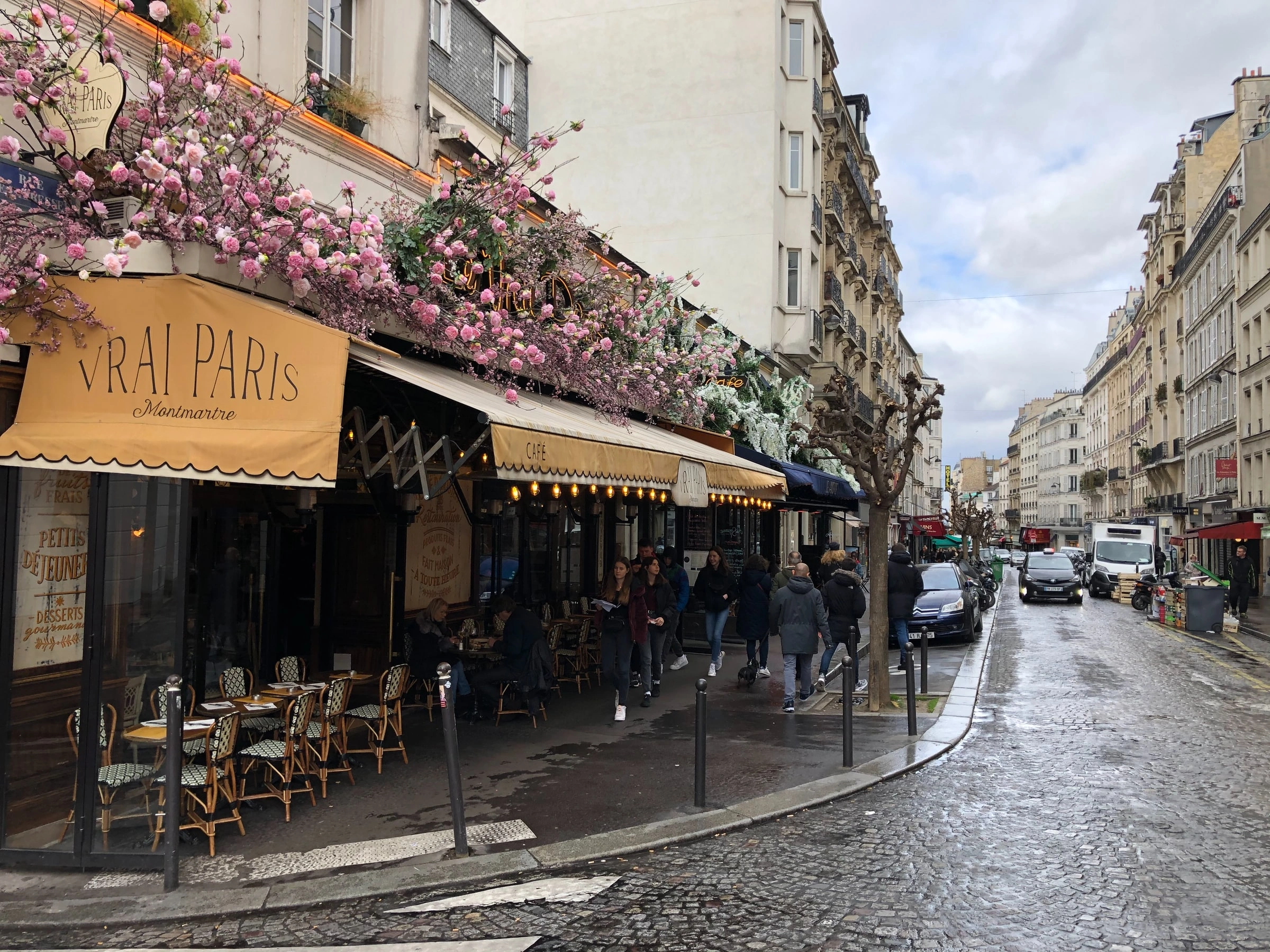 Montmartre street