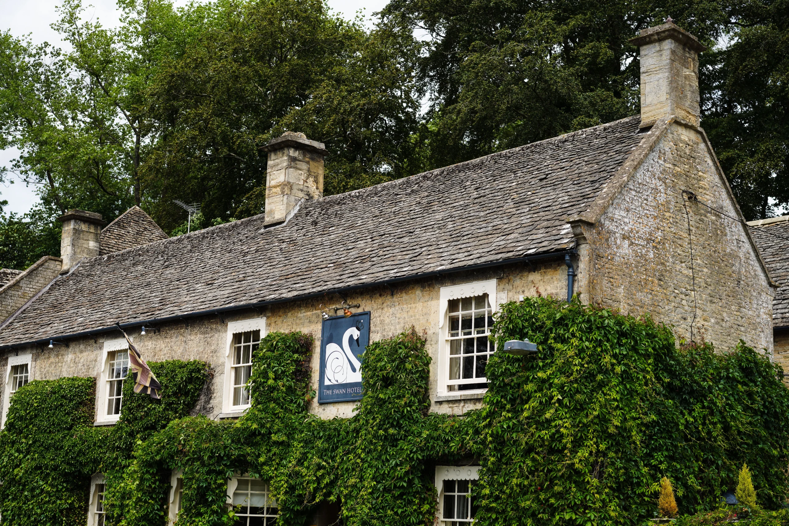View of The Swan Hotel during premium guided Cotswolds experience