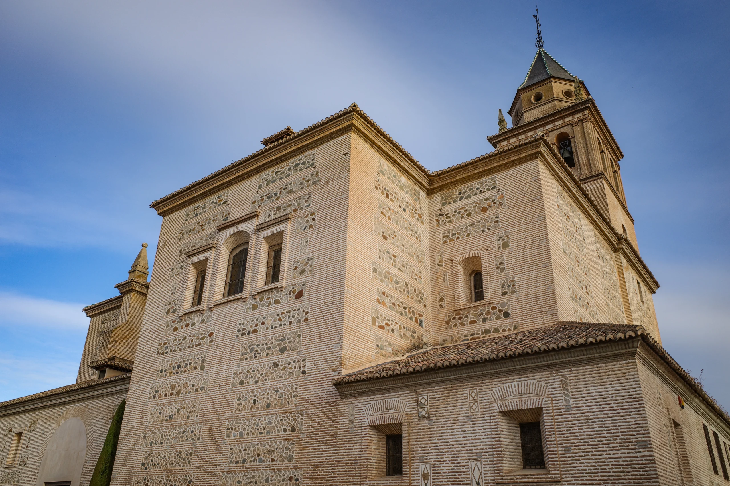 Palacio de Carlos V and Museo de Bellas Artes in Granada