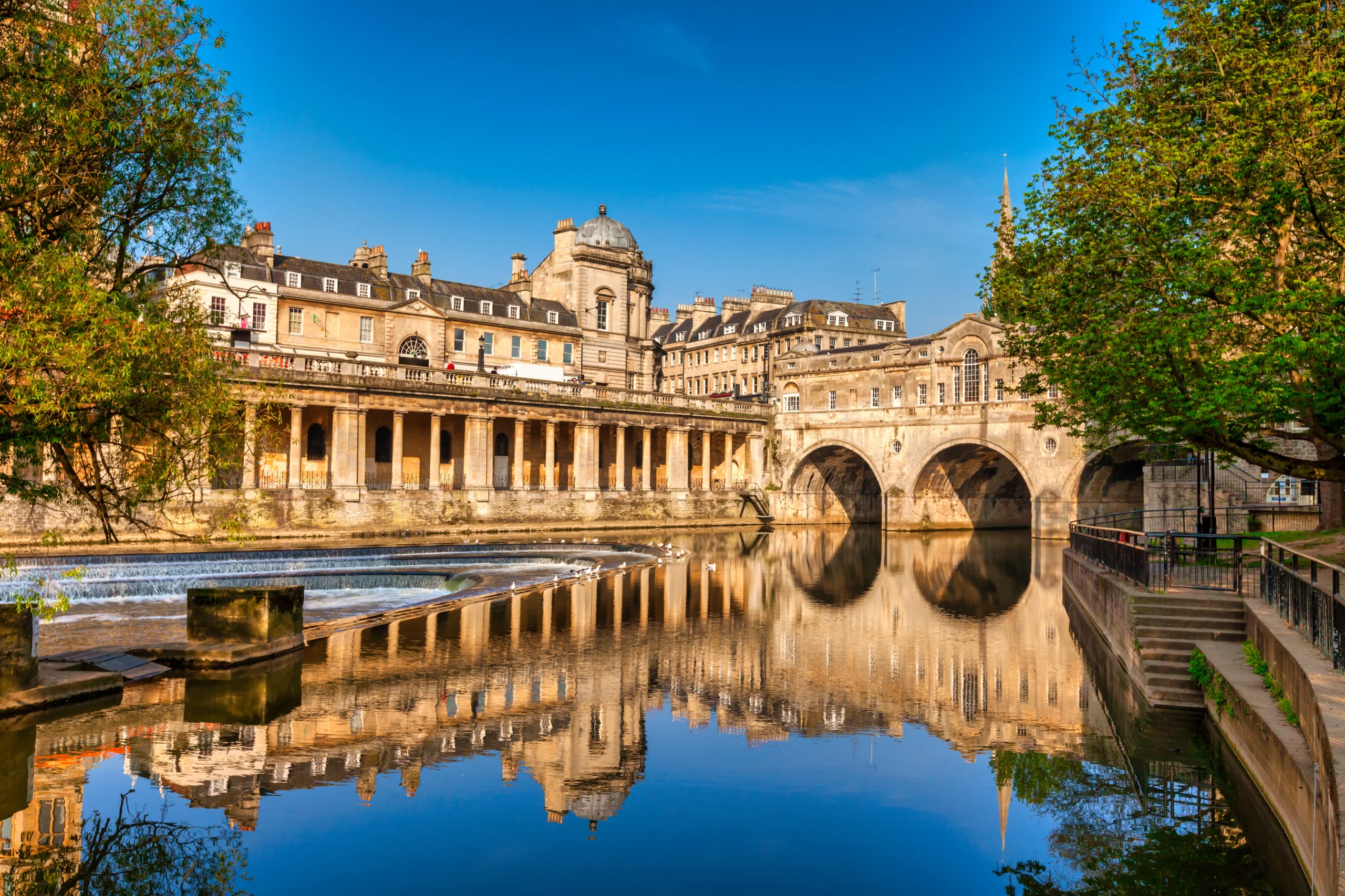 Pulteney Bridge and Weir on the River Avon in the historic city of Bath in Somerset